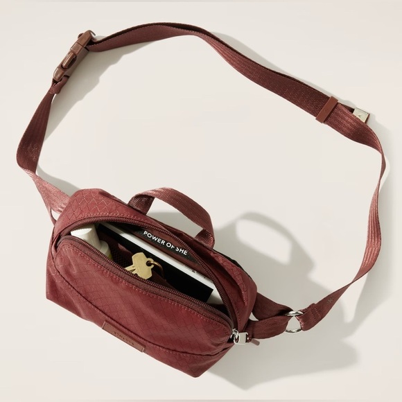 Athleta Crossbodyy Belt Bag NWT - Picture 3 of 7